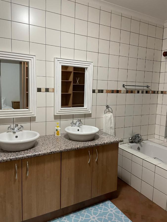 City Comfort Self Catering Βίντχουκ Εξωτερικό φωτογραφία